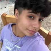 Profesora de apoyo escolar y canguro com experiencia en cuidar a niños pequeños y ayudarles en su faena